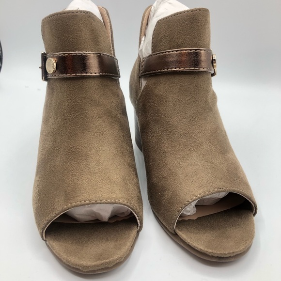 GIRLS' KENNETH COLE LITTLE KID & BIG KID LAYLA LOGO HEELED BOOTIES size 12 - Picture 6 of 8